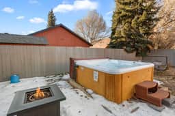 Aerobear Den • Fenced • Pup Friendly | LOCATION