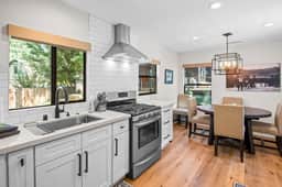 Barrett Cottage | Dog-Friendly | BBQ Grill | Quiet and Peaceful