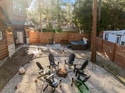 Corner Cabin • AC • Spa • Game room • Dog Friendly