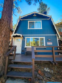 Esterly Hideaway • Spa • Fenced Yard • Firepit