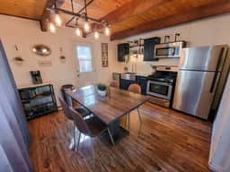 Esterly Hideaway • Spa • Fenced Yard • Firepit