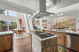 Modern Loft in Big Bear | Pet-friendly | Hot Tub