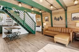 Paradise Cabin • Spa • Pup Friendly • Fenced Yard