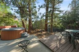 Retro Bear Haus • Spa • Fully Fenced