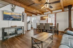 Vista Cottage • Pup Friendly •Spa • Walk to Lake