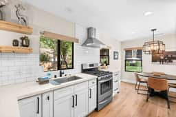Barrett Cottage | Dog-Friendly | BBQ Grill | Quiet and Peaceful - Image 4