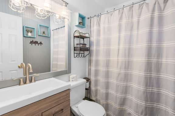 Aerobear Den • Fenced • Pup Friendly | LOCATION