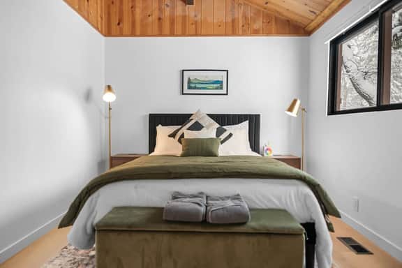Aspen House • Near Bear Mtn • Dog friendly