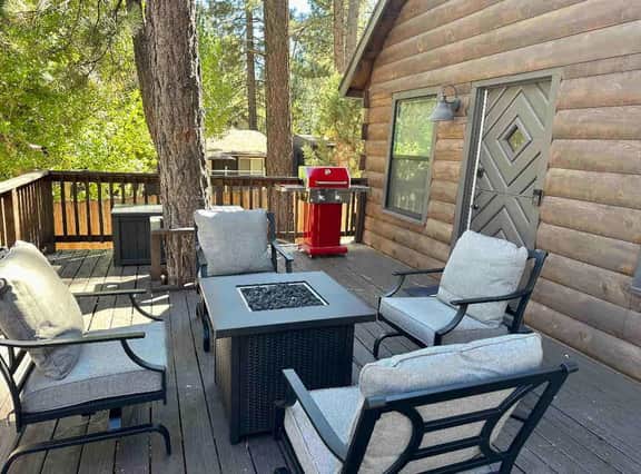 Barrett Cottage | Dog-Friendly | BBQ Grill | Quiet and Peaceful