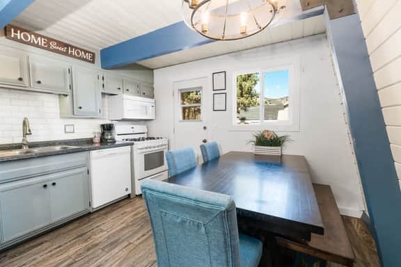 Calley Dreaming • Pup Friendly• Fenced Yard • Spa