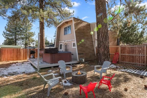 Calley Dreaming • Pup Friendly• Fenced Yard • Spa