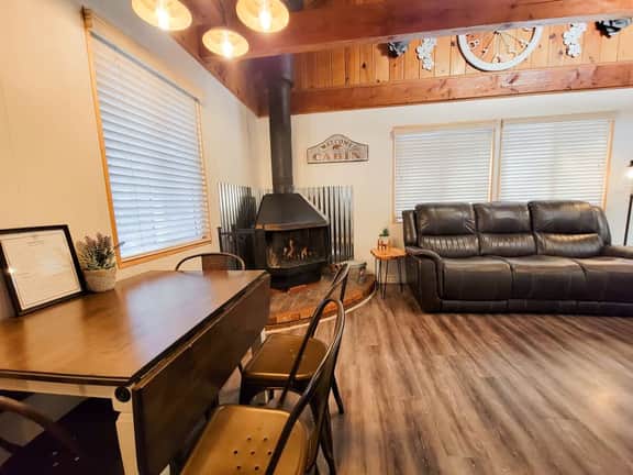 Dixie Bear Den • Spa • Fenced Yard