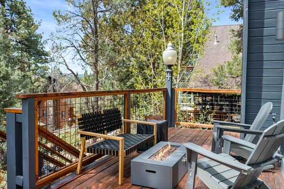 Modern Loft in Big Bear | Pet-friendly | Hot Tub