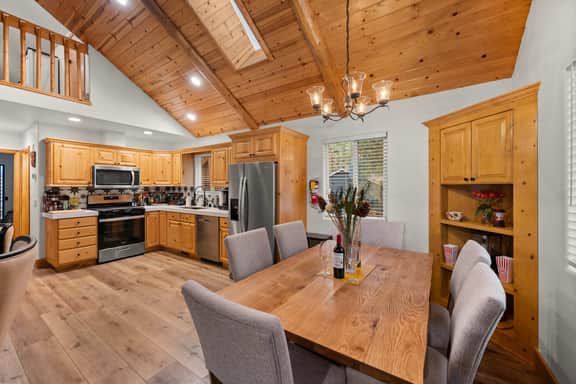 Sherwood Pines • Hot Tub +Playground • BBQ | Max 8