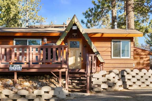 Ursa Minor Cabin | BBQ | Fire Pit on Deck | Max 4