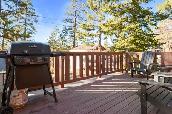 Ursa Minor Cabin | BBQ | Fire Pit on Deck | Max 4